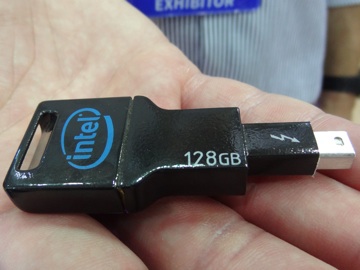 pendrive_thunderbolt