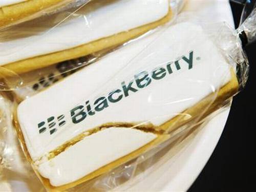 BlackberryMark-BlinchReutersFoto-mostra-biscoito-quebrado-com-a-log
