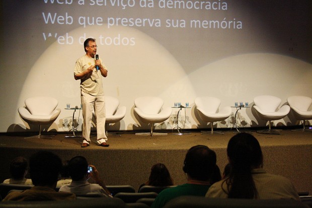 Vagner Diniz, do W3C, na abertura da Conferência. (foto:Luíza Troina / W3C Brasil)