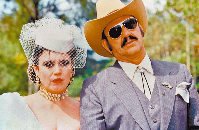 Viúva Porcina e Sinhozinho Malta, personagens da novela Roque Santeiro. O casal mais barraqueiro da tv brasileira nos anos 80.