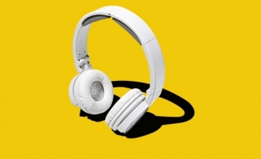 Fone de ouvido JVC HA-S400 tem design portátil e destaque para sons graves e médios