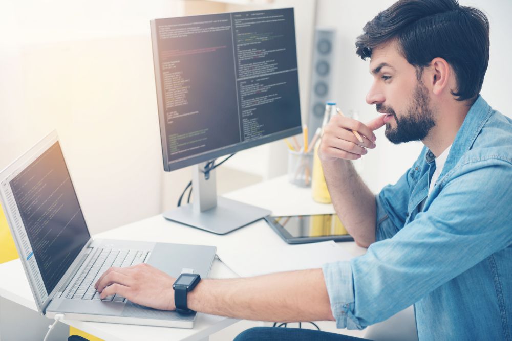 Como um profissional pode se destacar na área da tecnologia?