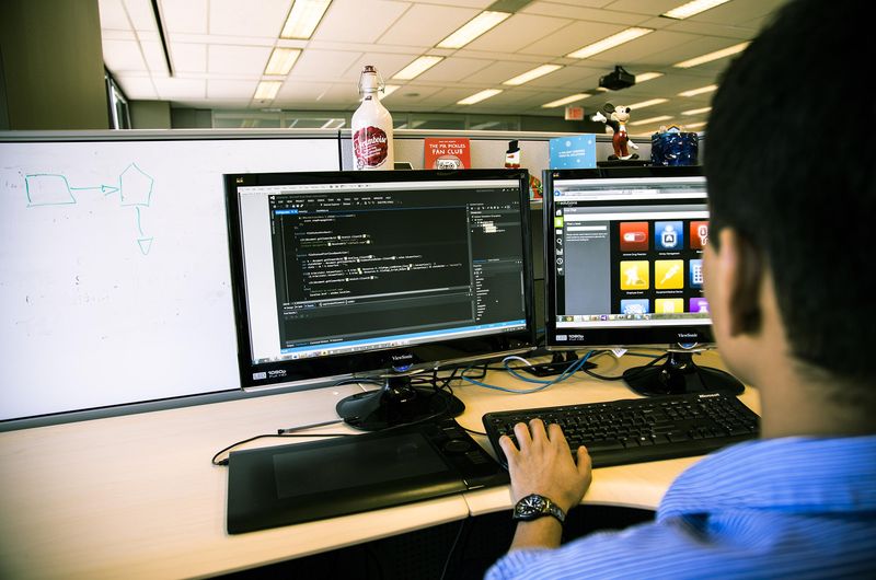 Crise de talentos: a importância da formação de mão de obra tech no Brasil