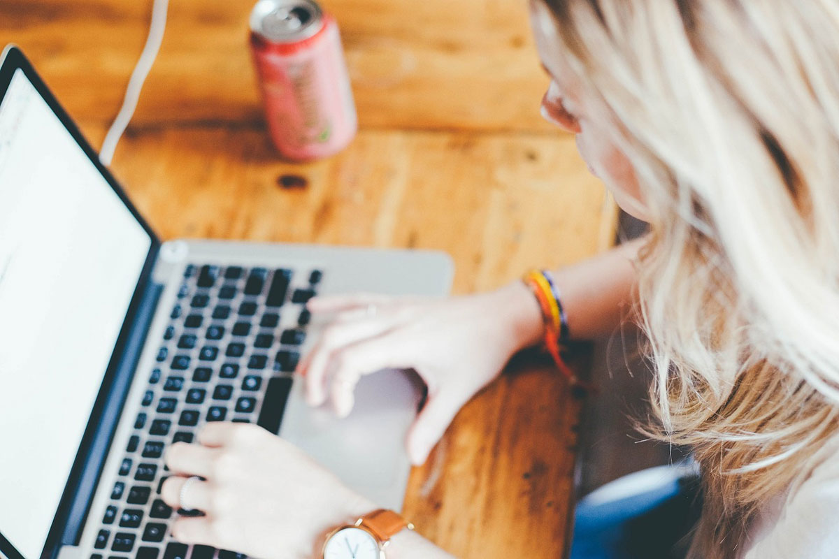 Dia Internacional da Mulher: O déficit na área Tech cria oportunidades para maior participação de mulheres