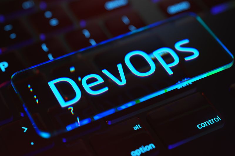 DevOps: a automação de processos de TI como estratégia de eficiência operacional