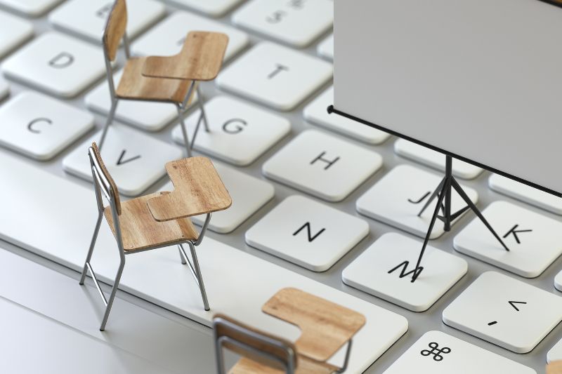 Quer se especializar em TI sem pagar nada? Confira 9 cursos de  Programação, Ciência de Dados e GitHub