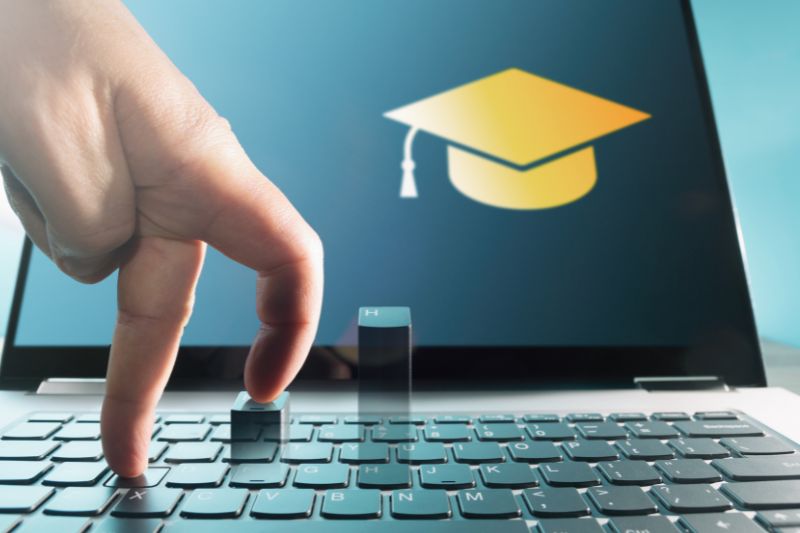 5 cursos gratuitos de tecnologia para turbinar seu currículo nas férias de julho