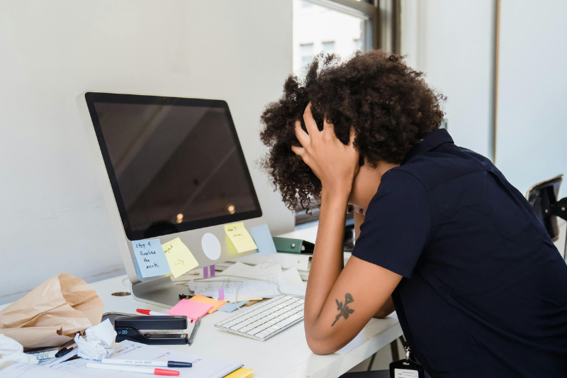 Índices de burnout no setor de TI chamam atenção para cuidados com a saúde mental