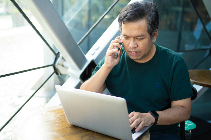 Brasil perde profissionais sêniores de TI para o exterior, que oferece salários de até US$ 150 mil