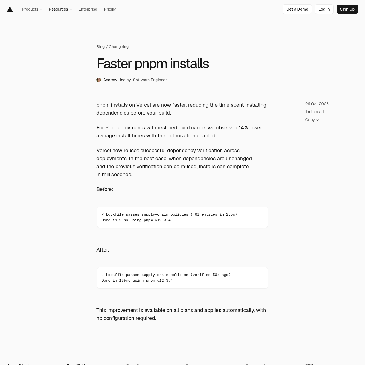 O changelog da Vercel compara o tempo de verificação do lockfile pnpm antes (2,8s) e depois (135ms) da otimização de supply-chain